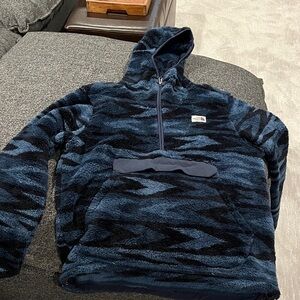 Men’s North Face Blue and Black Fleece Pullover